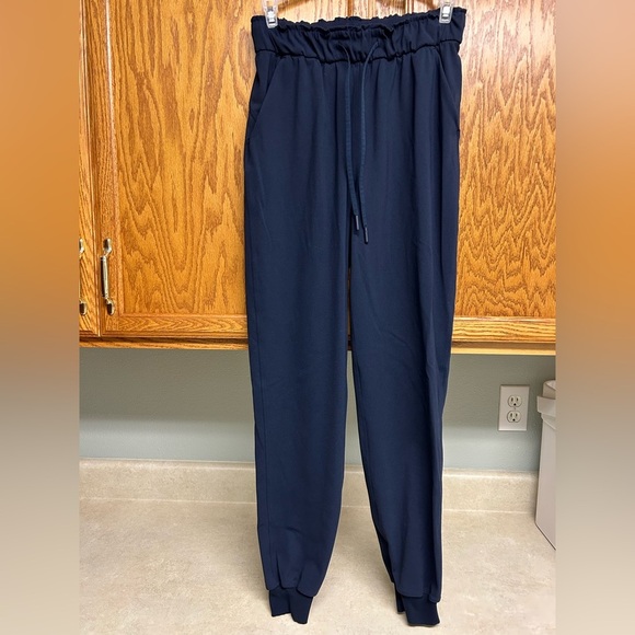 lululemon athletica Pants - Women’s Lululemon navy blue joggers size 4